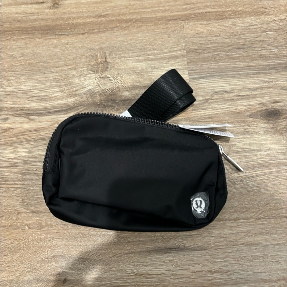 Lululemon Belt Bag NWT